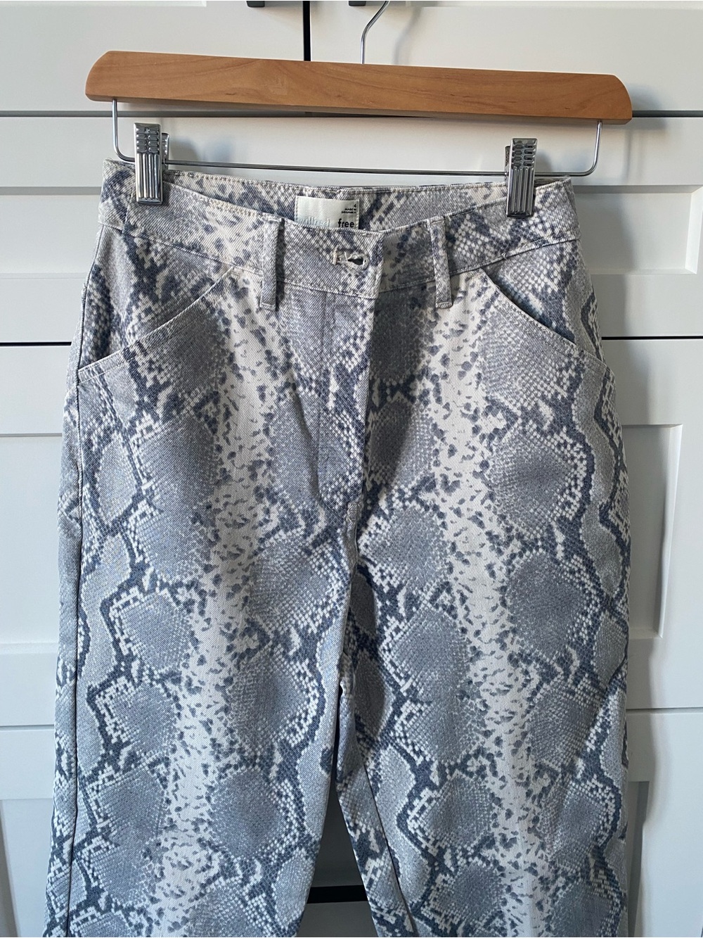 Aritzia Straight Leg Snakeskin Print Pants in Gray and White - Picture 2 of 3